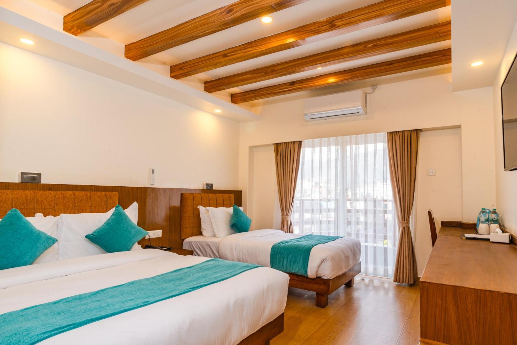 Pokhara Alpine And Springs Hotel Exterior photo
